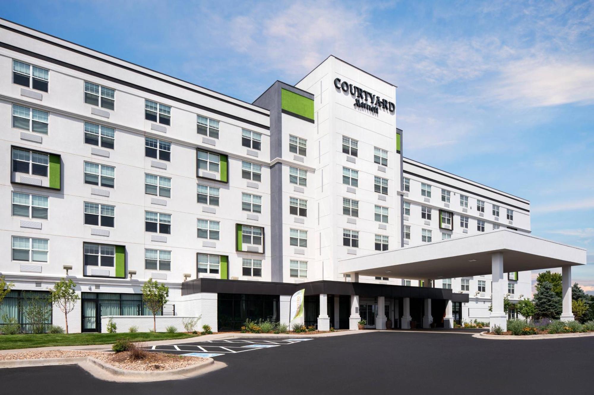 Courtyard Denver Airport At Gateway Park Aurora Exterior photo